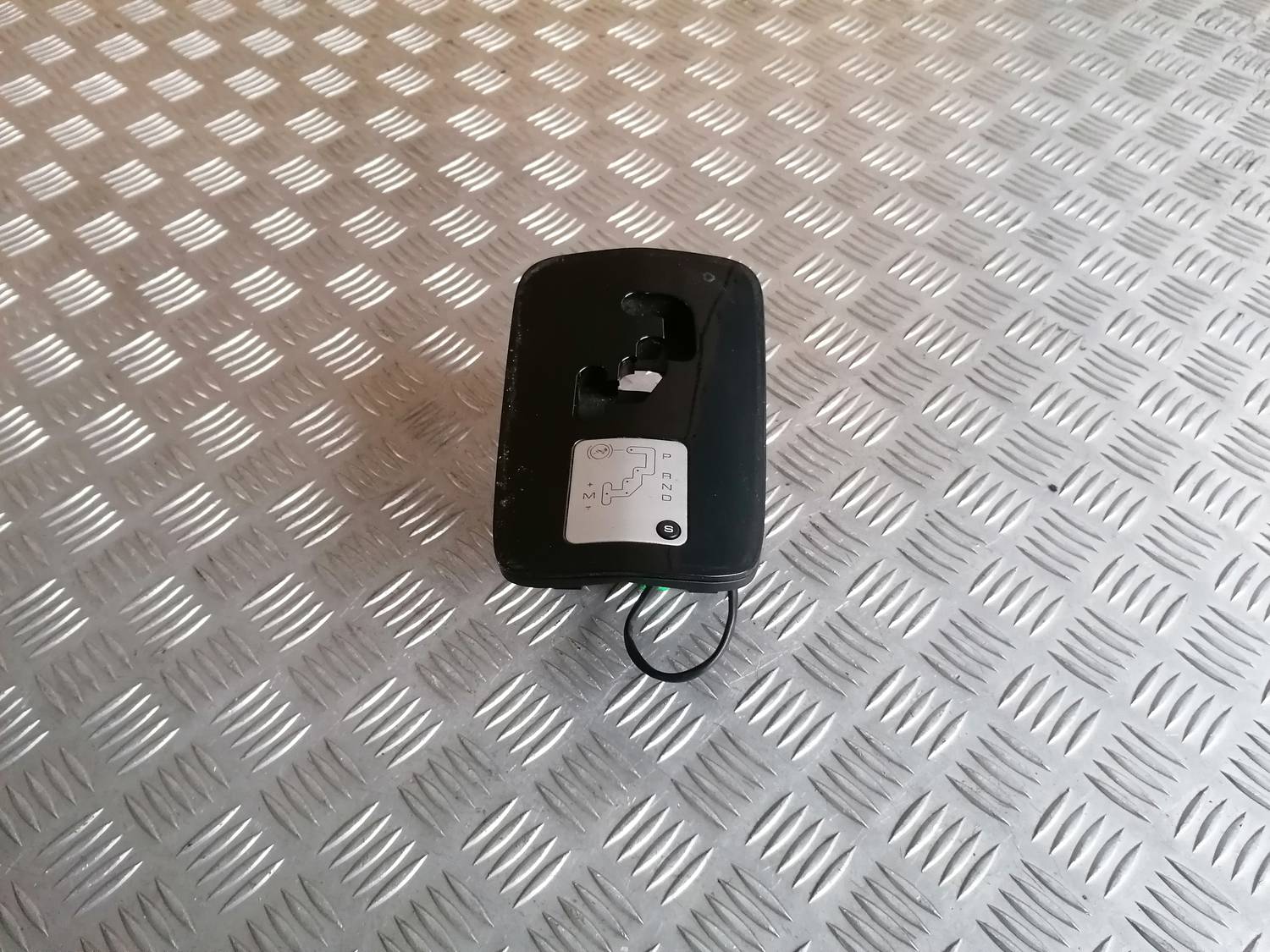 Ātrumu pārslēgšanas vadības panelis priekš PEUGEOT 607 2010 1 Ātrumu pārslēgšanas vadības panelis priekš PEUGEOT 607 2010