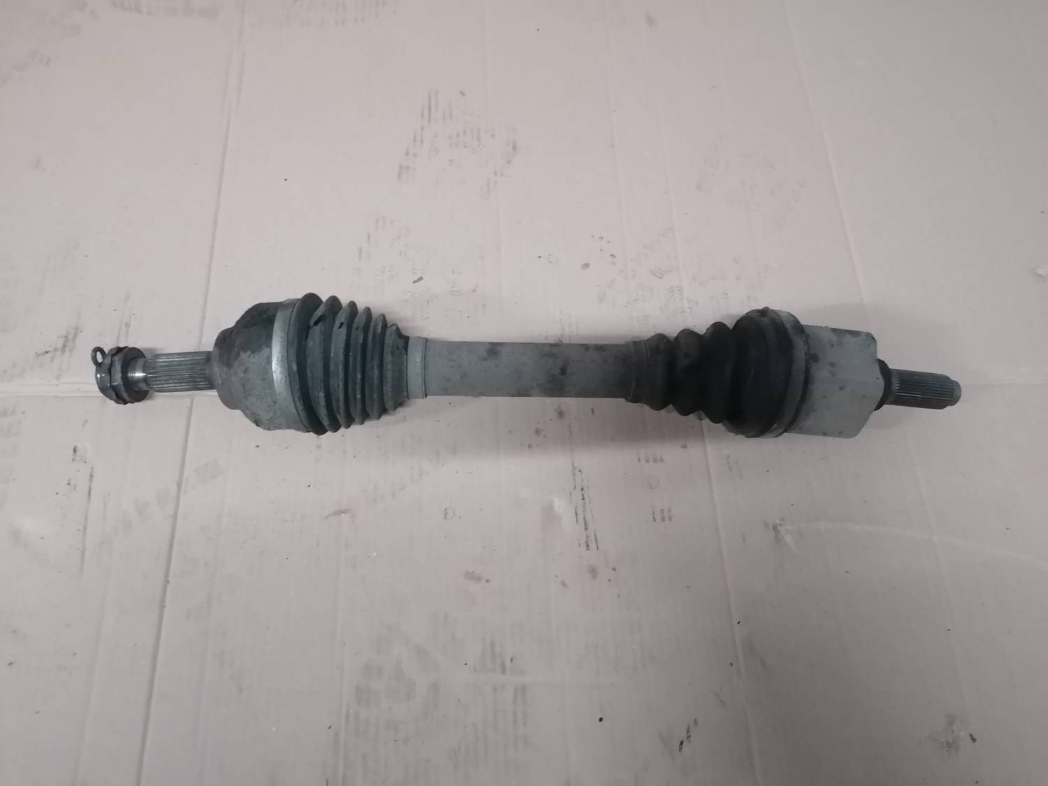 Pusass priekšēja labā priekš PEUGEOT 607 2010 1 Pusass priekšēja labā priekš PEUGEOT 607 2010