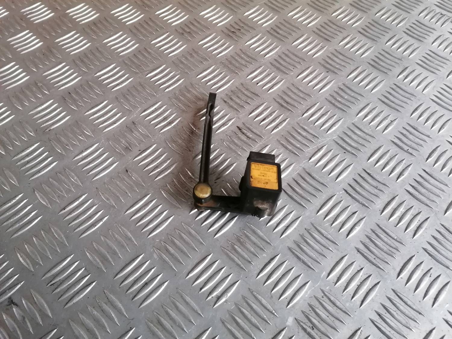 Lukturu diapazona korekcijas sensors, priekšā priekš VW PHAETON 2003 1 Lukturu diapazona korekcijas sensors, priekšā priekš VW PHAETON 2003