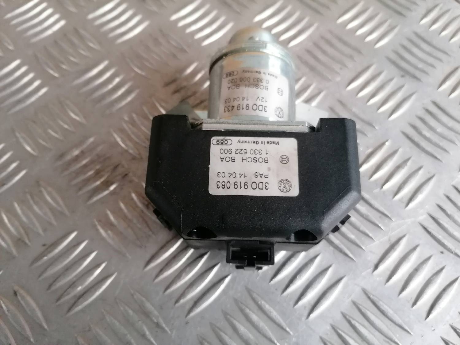 Negatīvais elektrovads priekš VW PHAETON 2003 5 Negatīvais elektrovads priekš VW PHAETON 2003