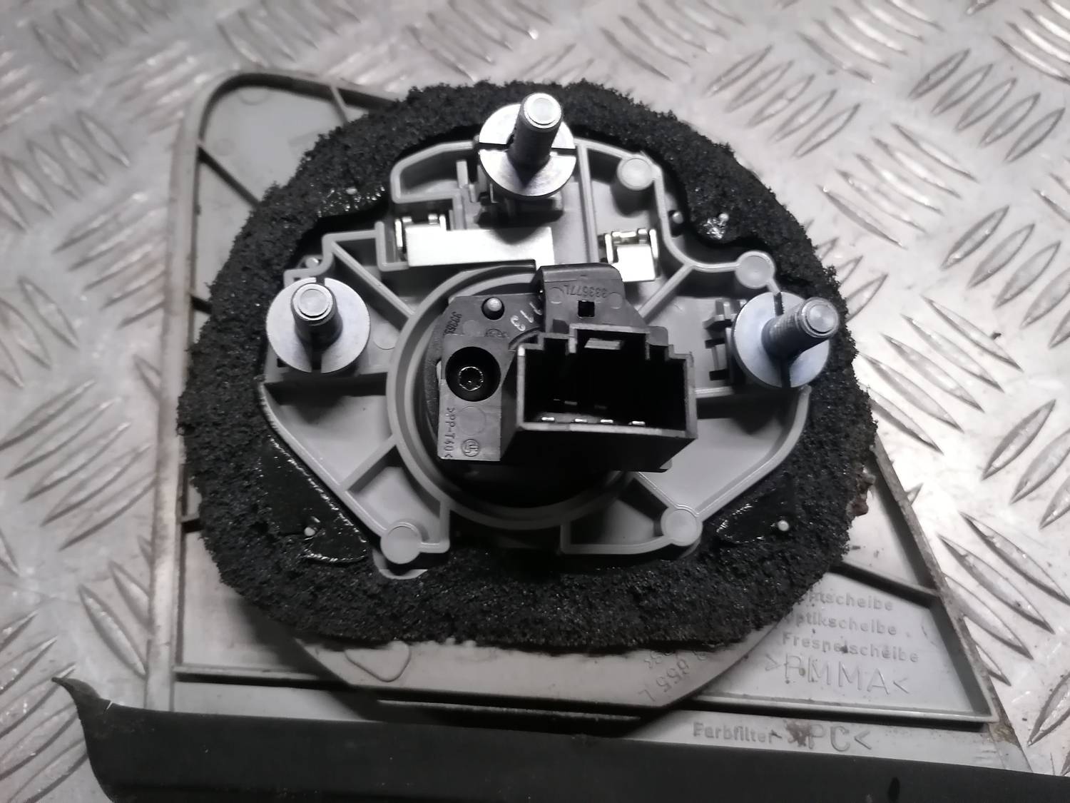 Bagāžnieka vāka kreisais lukturis priekš VW PHAETON 2003 4 Bagāžnieka vāka kreisais lukturis priekš VW PHAETON 2003