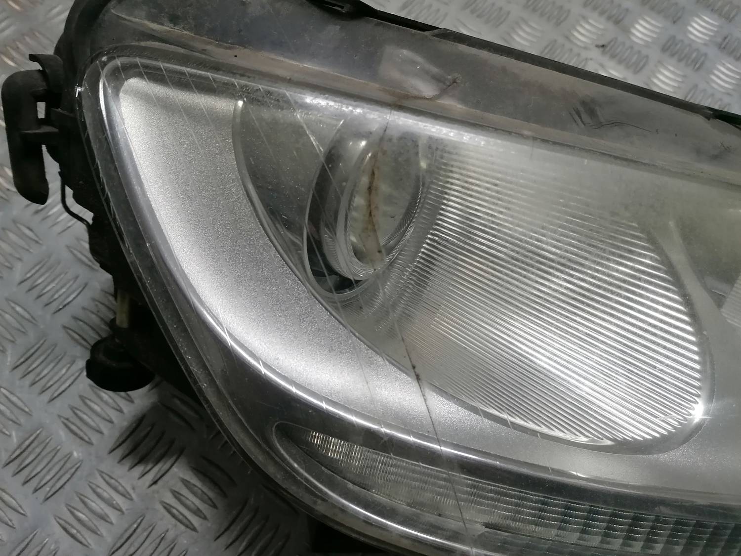 Priekšējais labais lukturis priekš VW PHAETON 2003 2 Priekšējais labais lukturis priekš VW PHAETON 2003