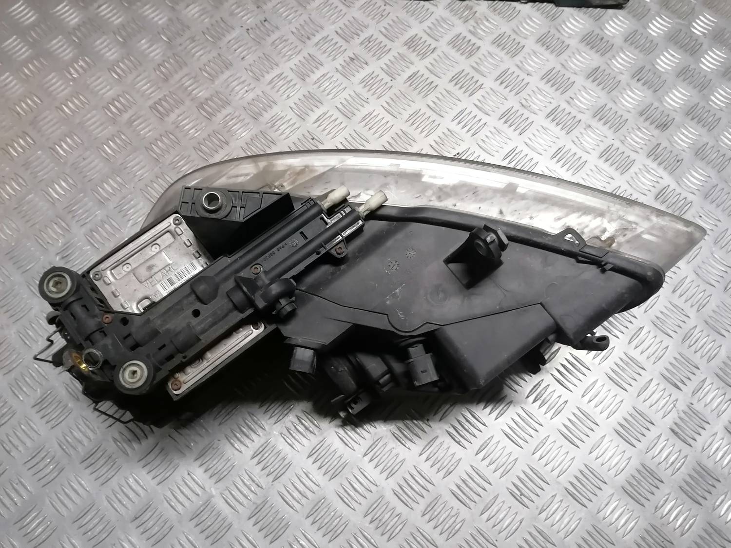 Priekšējais labais lukturis priekš VW PHAETON 2003 5 Priekšējais labais lukturis priekš VW PHAETON 2003