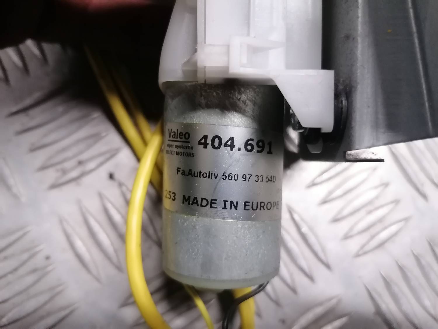 Drošības jostas regulēšanas motors priekš VW PHAETON 2003 6 Drošības jostas regulēšanas motors priekš VW PHAETON 2003