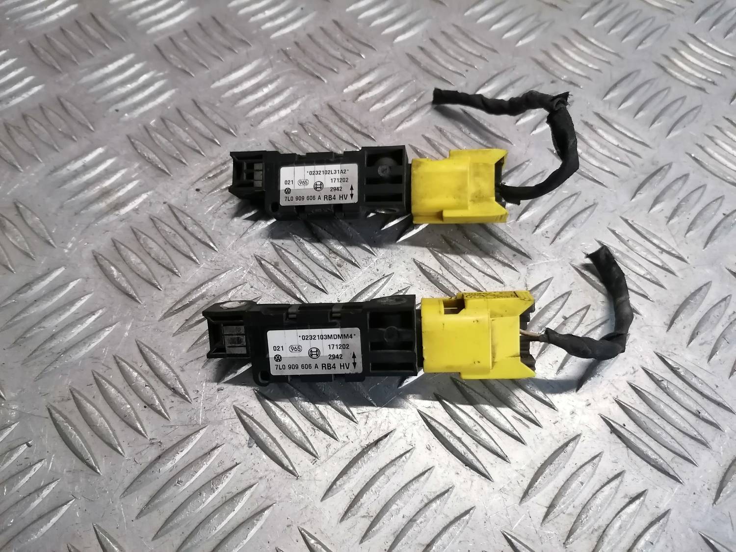 Drošības spilvena trieciensensors priekš VW PHAETON 2003 2 Drošības spilvena trieciensensors priekš VW PHAETON 2003