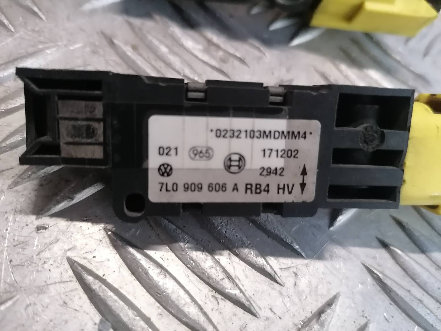 Drošības spilvena trieciensensors priekš VW PHAETON 2003 4 Drošības spilvena trieciensensors priekš VW PHAETON 2003