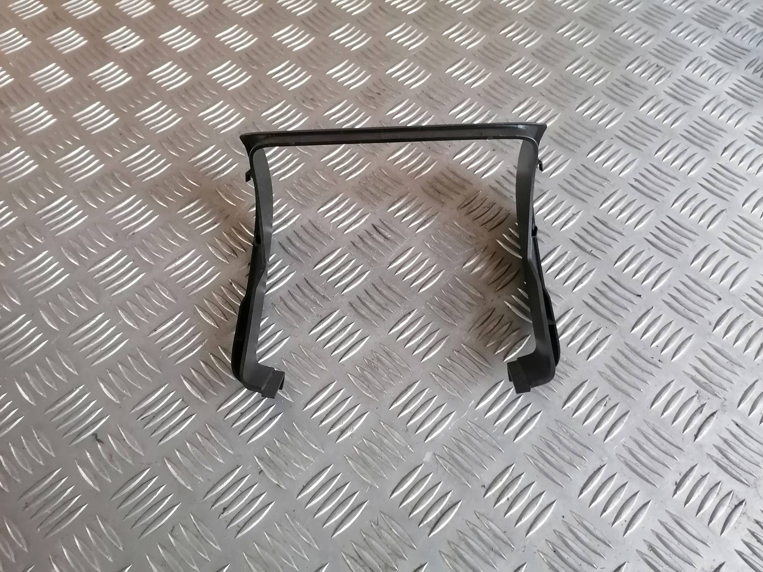 Centrālās konsoles dekoratīvais rāmis priekš VW PHAETON 2003 3 Centrālās konsoles dekoratīvais rāmis priekš VW PHAETON 2003