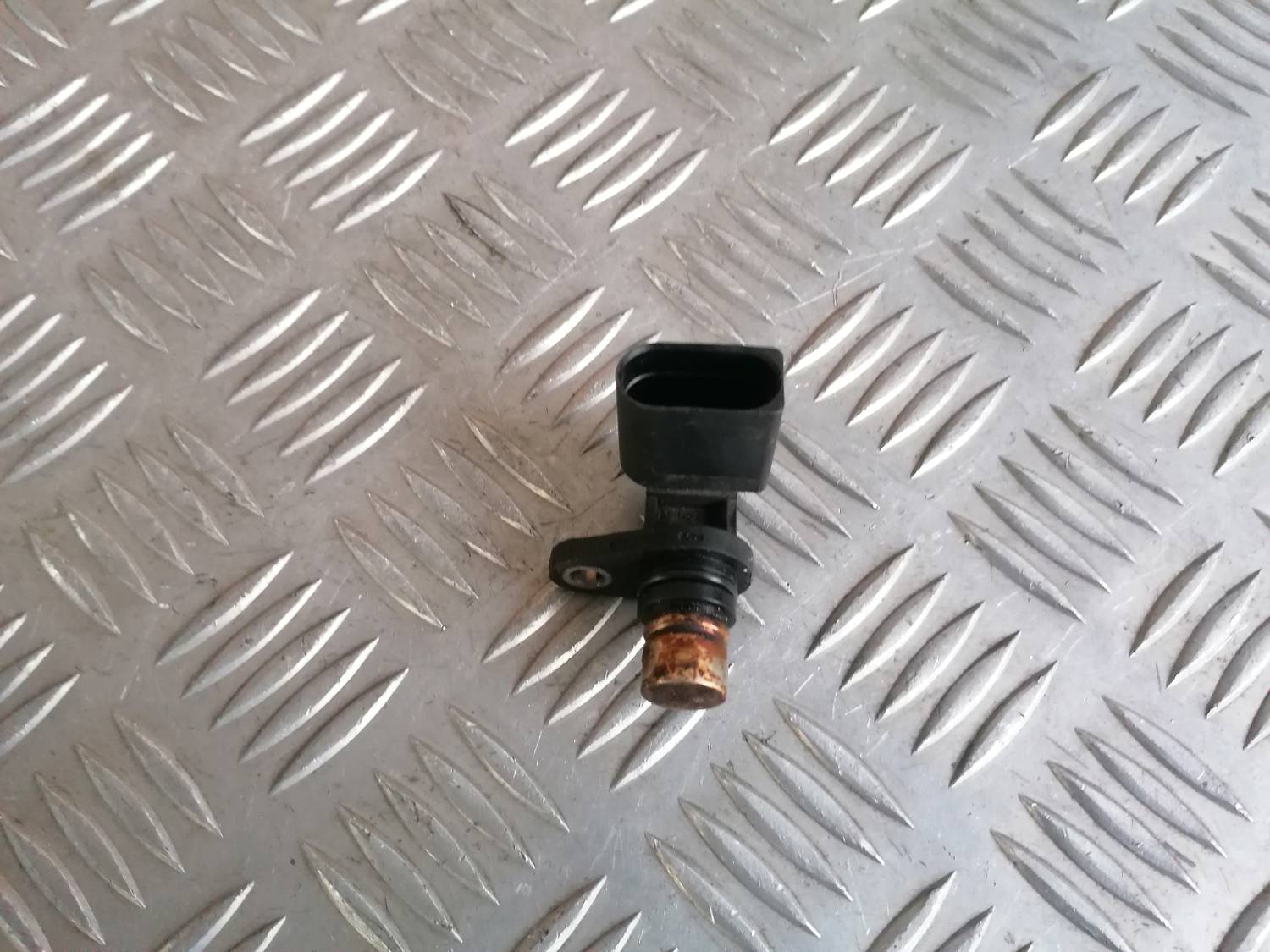 Sadales vārpstas devējs priekš VW PHAETON 2003 3 Sadales vārpstas devējs priekš VW PHAETON 2003