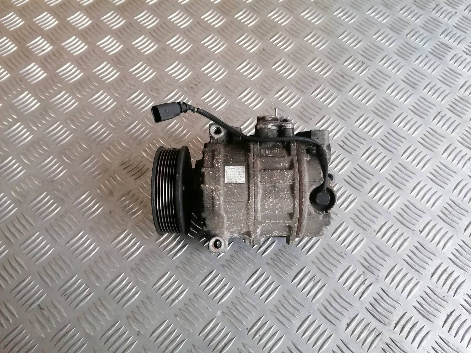 Gaisa kondicioniera kompresors priekš VW PHAETON 2003 1 Gaisa kondicioniera kompresors priekš VW PHAETON 2003