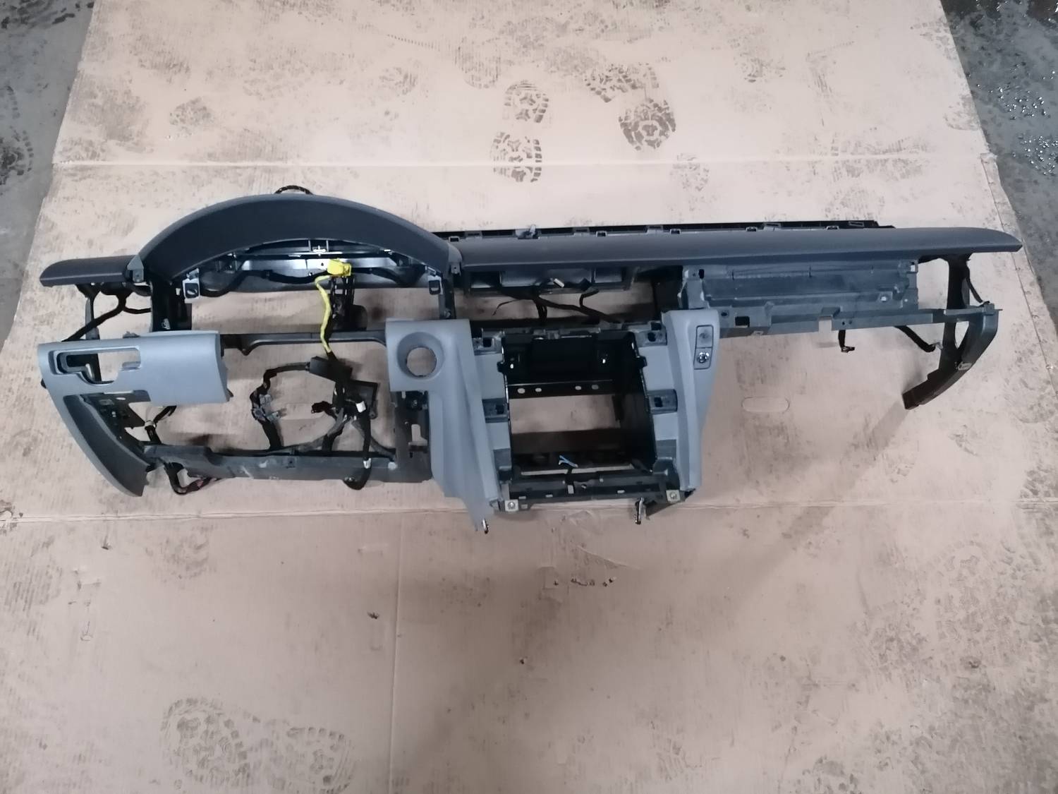 Mērinstrumentu panelis priekš VW PHAETON 2003 1 Mērinstrumentu panelis priekš VW PHAETON 2003