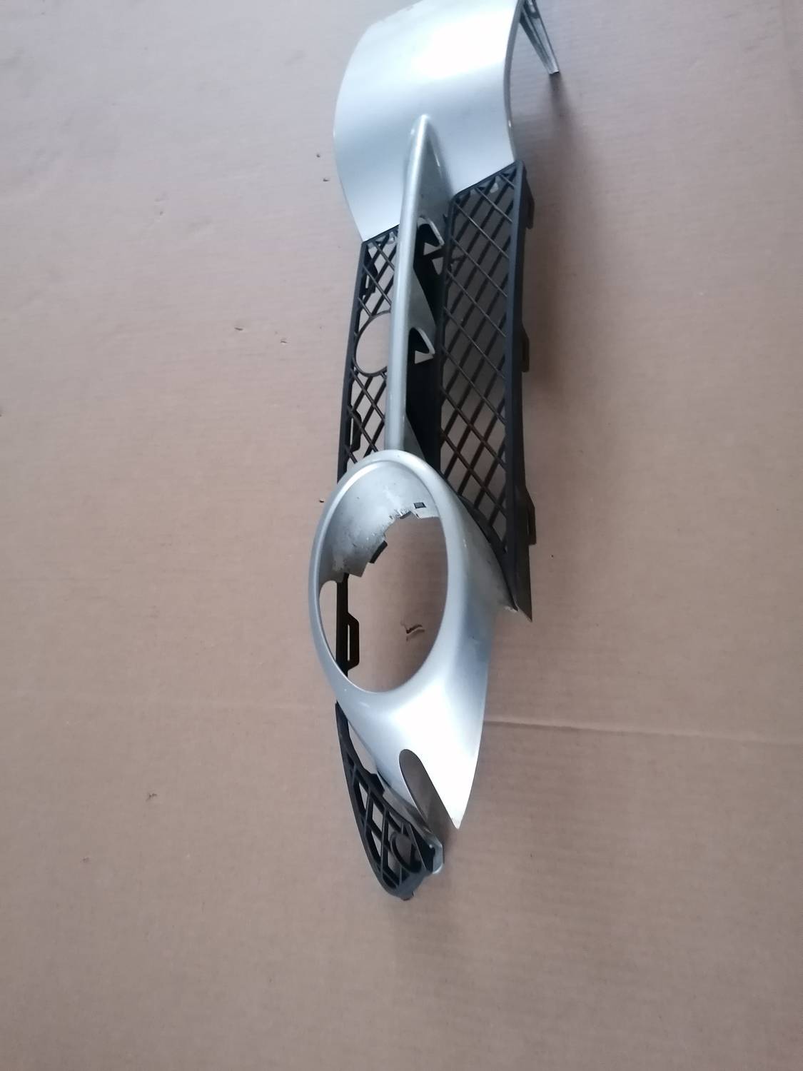 Miglas luktura reste, pa kreisi priekš VW PHAETON 2003 2 Miglas luktura reste, pa kreisi priekš VW PHAETON 2003