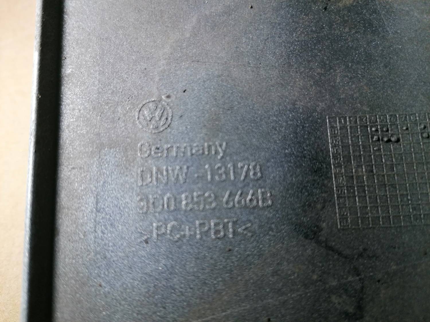 Miglas luktura reste, pa kreisi priekš VW PHAETON 2003 4 Miglas luktura reste, pa kreisi priekš VW PHAETON 2003