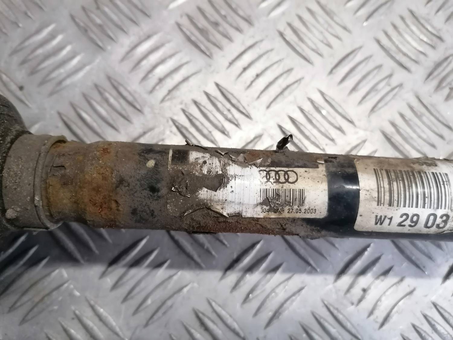 Pusass priekšējā kreisā priekš VW PHAETON 2003 5 Pusass priekšējā kreisā priekš VW PHAETON 2003