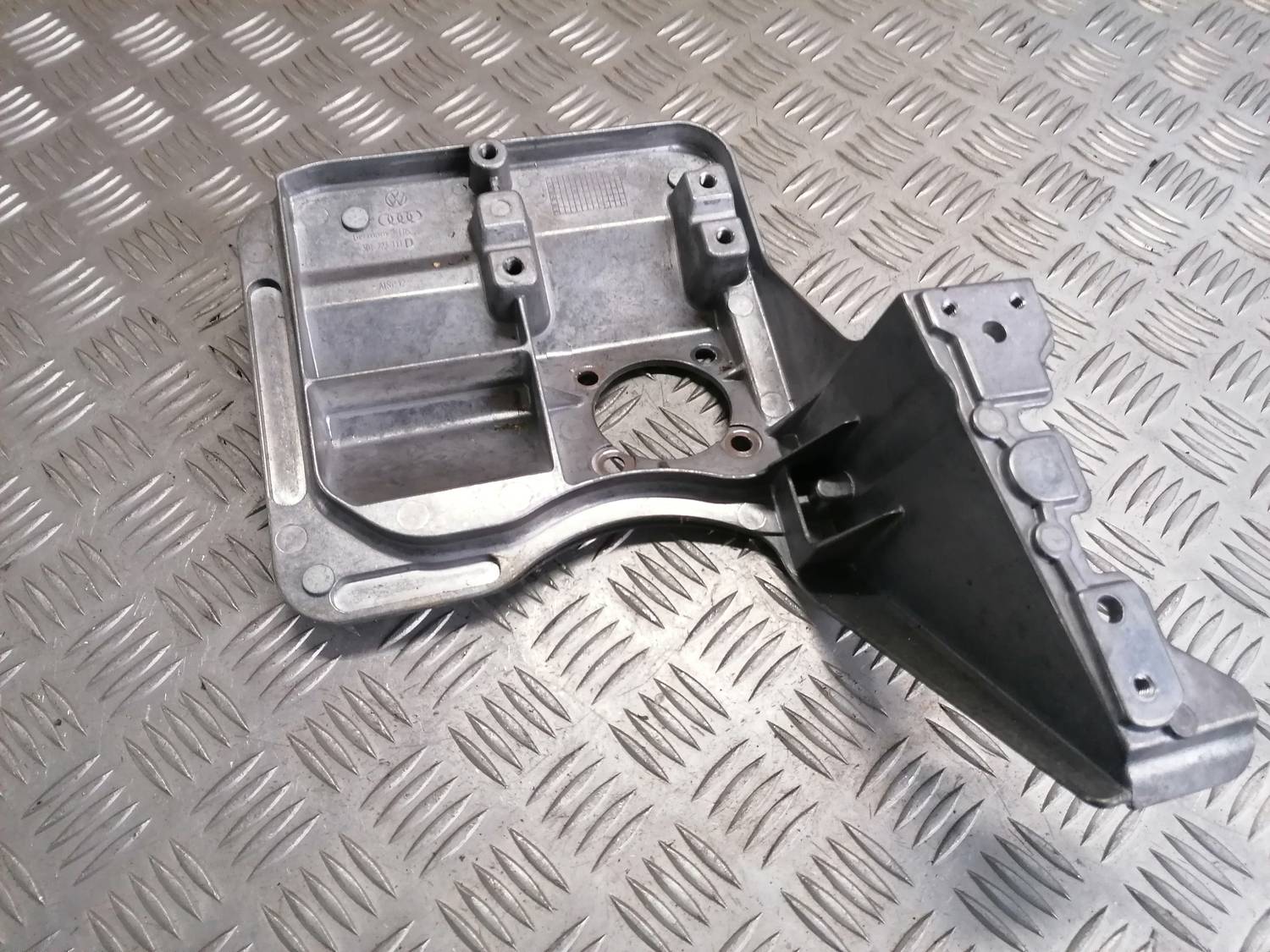 Pedāļa kronšteins priekš VW PHAETON 2003 3 Pedāļa kronšteins priekš VW PHAETON 2003