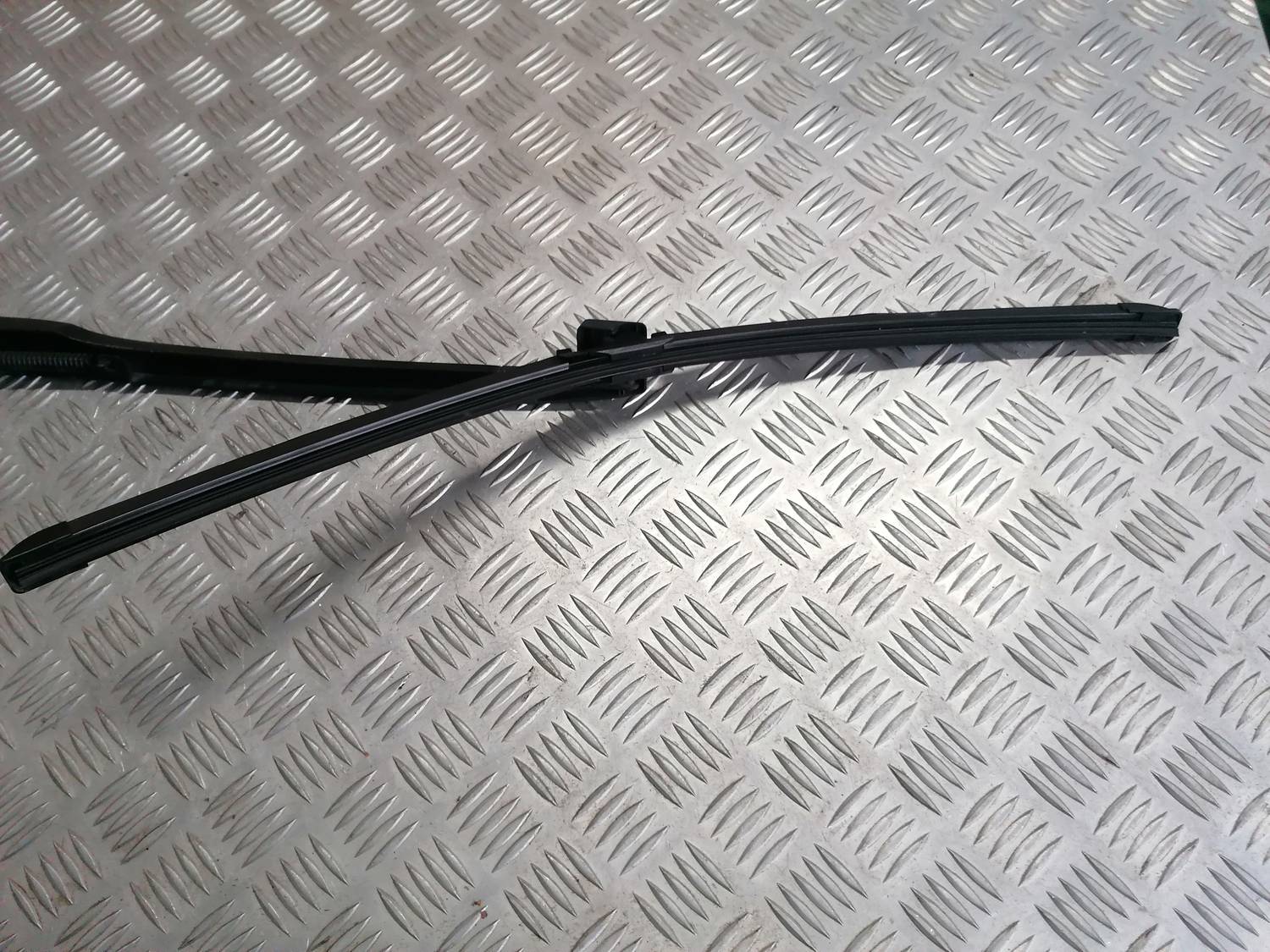 Vējstikla slotiņa priekš VW PHAETON 2003 3 Vējstikla slotiņa priekš VW PHAETON 2003