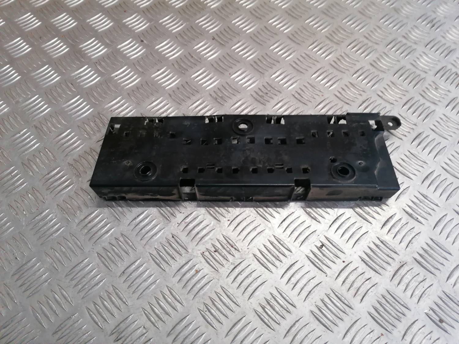 Lambda sensora kabeļa vadotnes korpuss priekš VW PHAETON 2003 3 Lambda sensora kabeļa vadotnes korpuss priekš VW PHAETON 2003