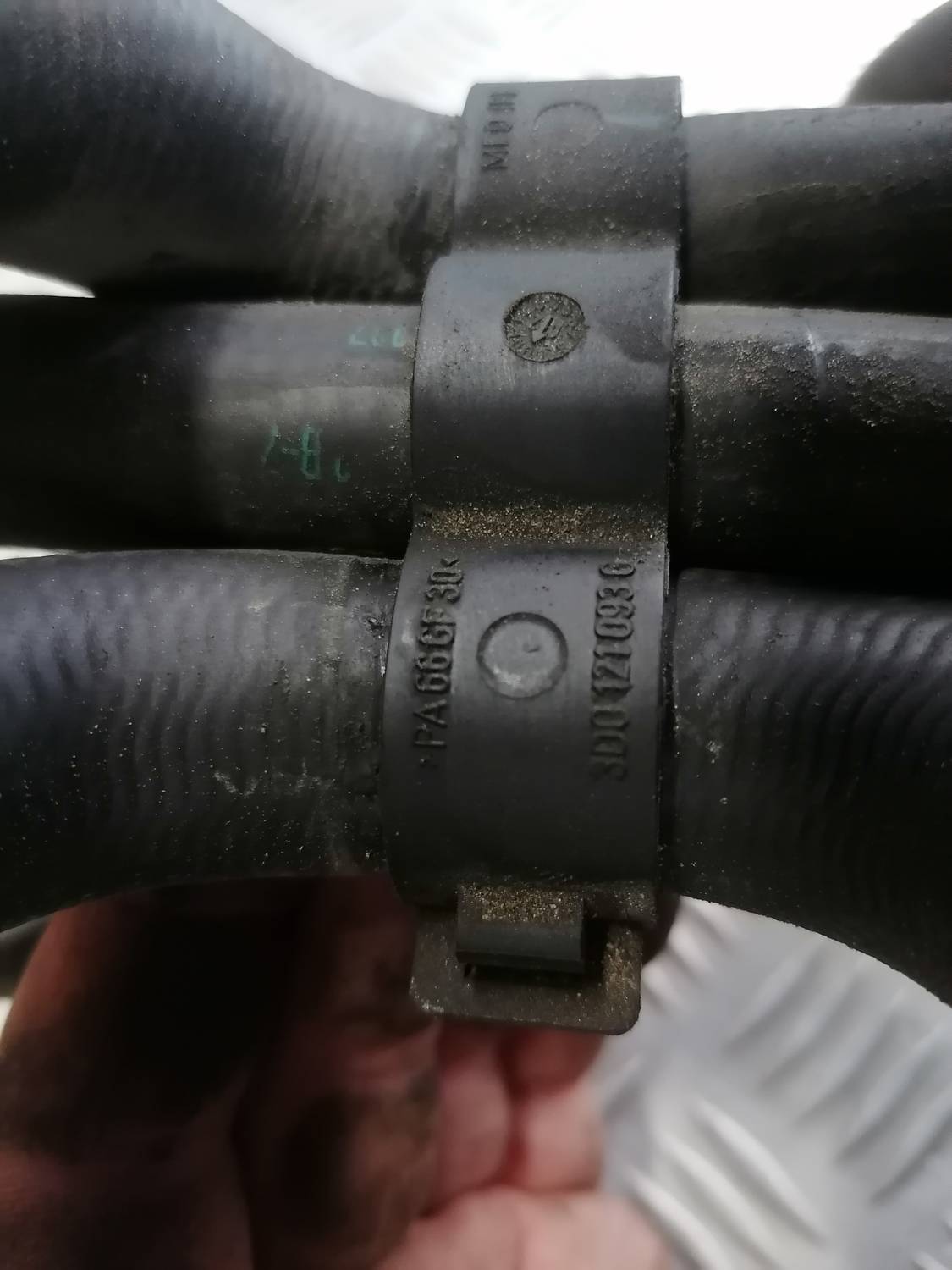 Dzesēšanas caurule priekš VW PHAETON 2003 5 Dzesēšanas caurule priekš VW PHAETON 2003