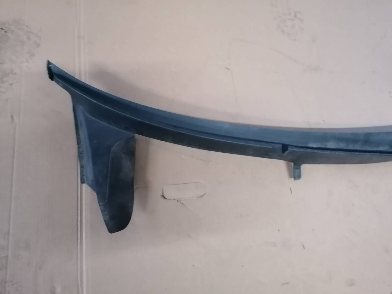 Vējstikla uzlika (deflektors) priekš VW PHAETON 2003 3 Vējstikla uzlika (deflektors) priekš VW PHAETON 2003