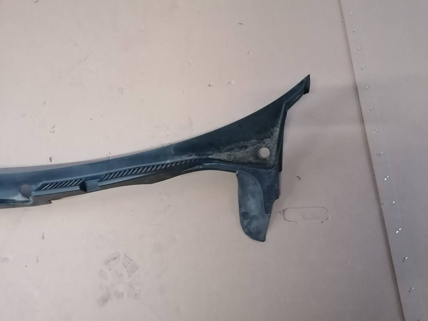 Vējstikla uzlika (deflektors) priekš VW PHAETON 2003 4 Vējstikla uzlika (deflektors) priekš VW PHAETON 2003