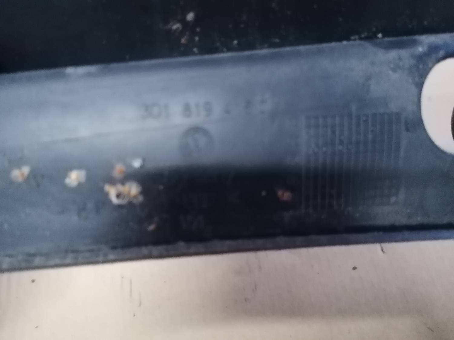 Vējstikla uzlika (deflektors) priekš VW PHAETON 2003 5 Vējstikla uzlika (deflektors) priekš VW PHAETON 2003