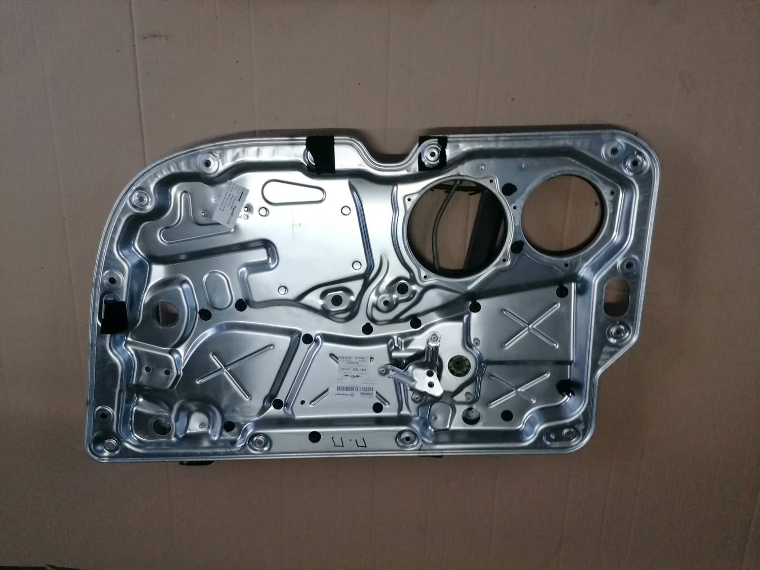 Stikla pacelšanas mehānisma panele priekš VW PHAETON 2003 1 Stikla pacelšanas mehānisma panele priekš VW PHAETON 2003