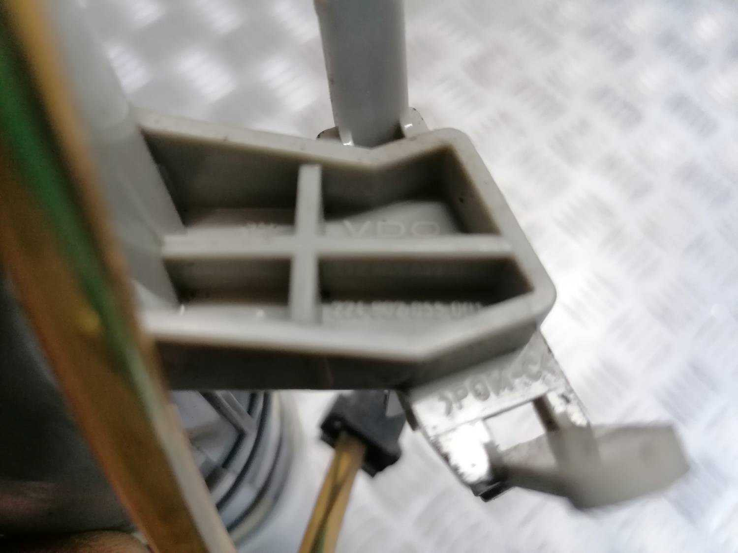 Degvielas tvertnes sūkņa līmeņa devējs priekš VW PHAETON 2003 3 Degvielas tvertnes sūkņa līmeņa devējs priekš VW PHAETON 2003