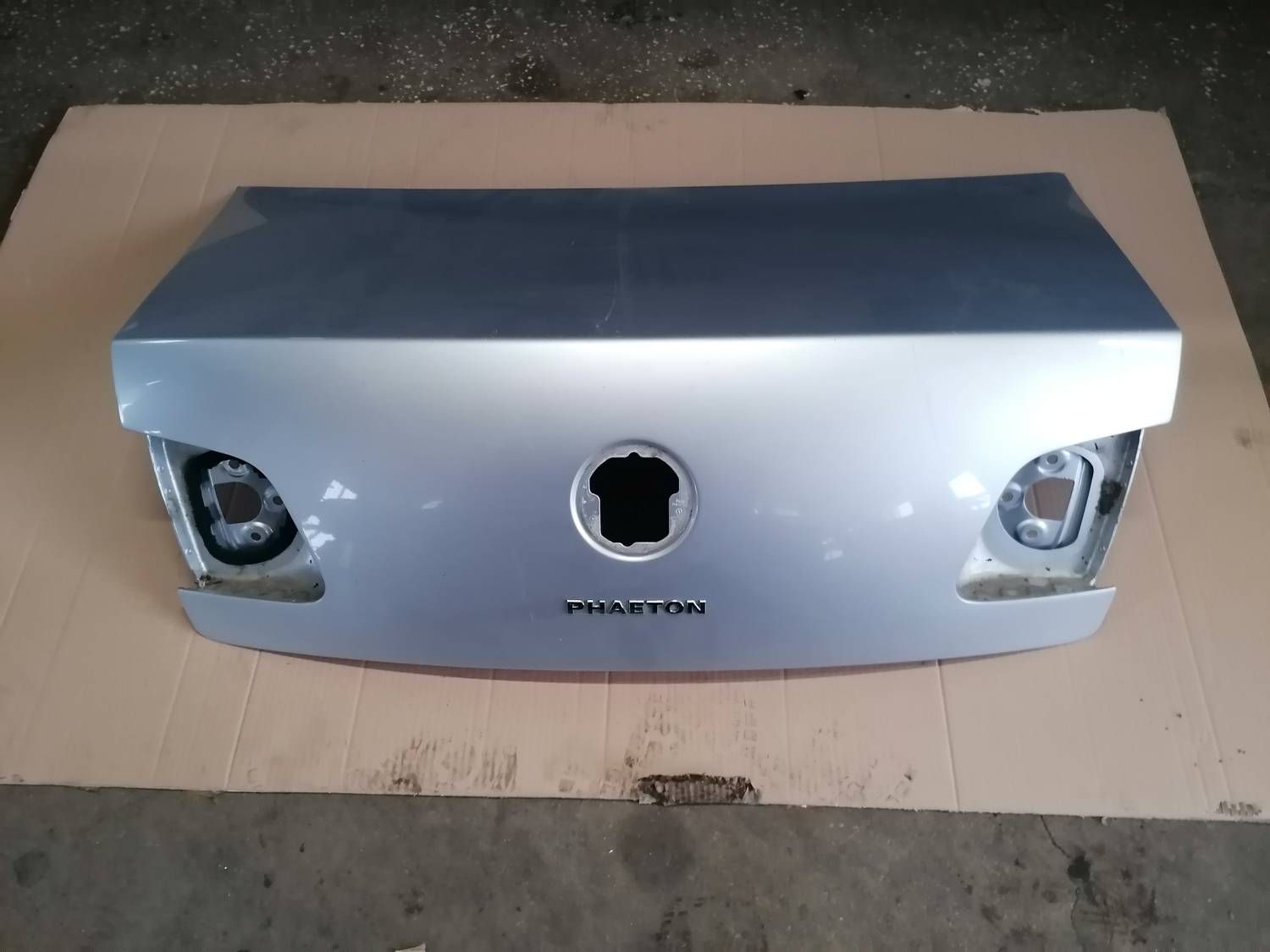 Bagāžnieka vāks priekš VW PHAETON 2003 1 Bagāžnieka vāks priekš VW PHAETON 2003