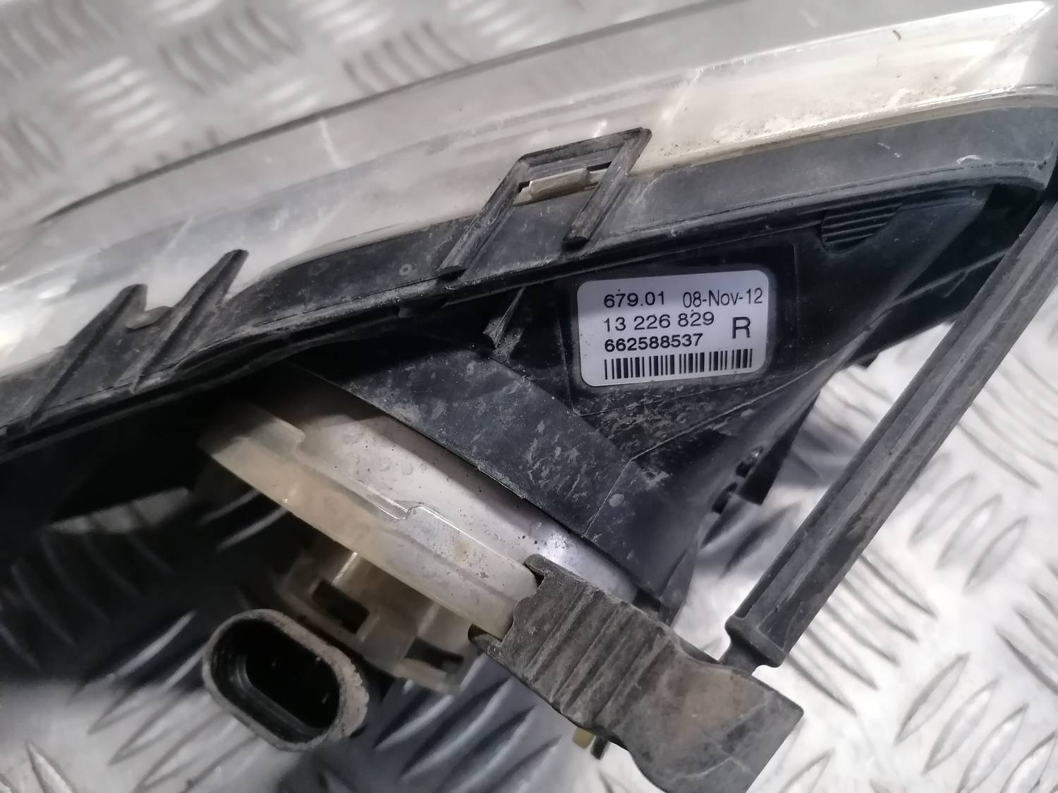 Miglas lukturis priekšā labajā pusē priekš OPEL INSIGNIA SPORTS TOURER 2013 5 Miglas lukturis priekšā labajā pusē priekš OPEL INSIGNIA SPORTS TOURER 2013