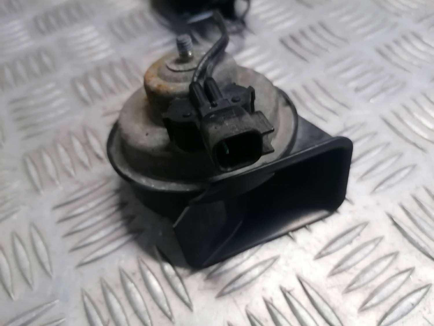 Skaņas signāls priekš OPEL INSIGNIA SPORTS TOURER 2013 4 Skaņas signāls priekš OPEL INSIGNIA SPORTS TOURER 2013