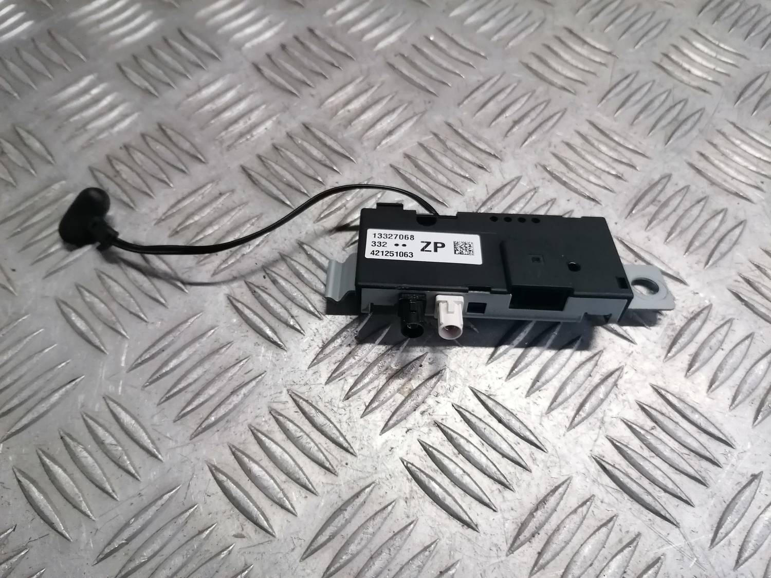 Antenas pastiprinātāja bloks priekš OPEL INSIGNIA SPORTS TOURER 2013 2 Antenas pastiprinātāja bloks priekš OPEL INSIGNIA SPORTS TOURER 2013