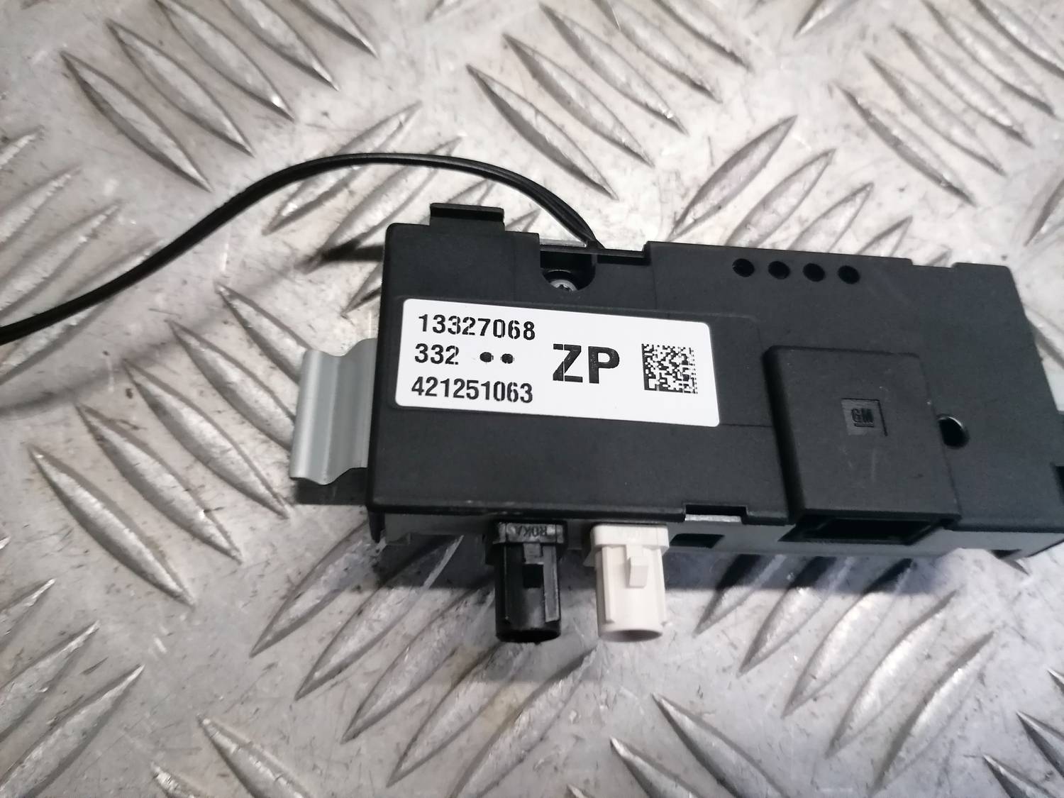 Antenas pastiprinātāja bloks priekš OPEL INSIGNIA SPORTS TOURER 2013 4 Antenas pastiprinātāja bloks priekš OPEL INSIGNIA SPORTS TOURER 2013