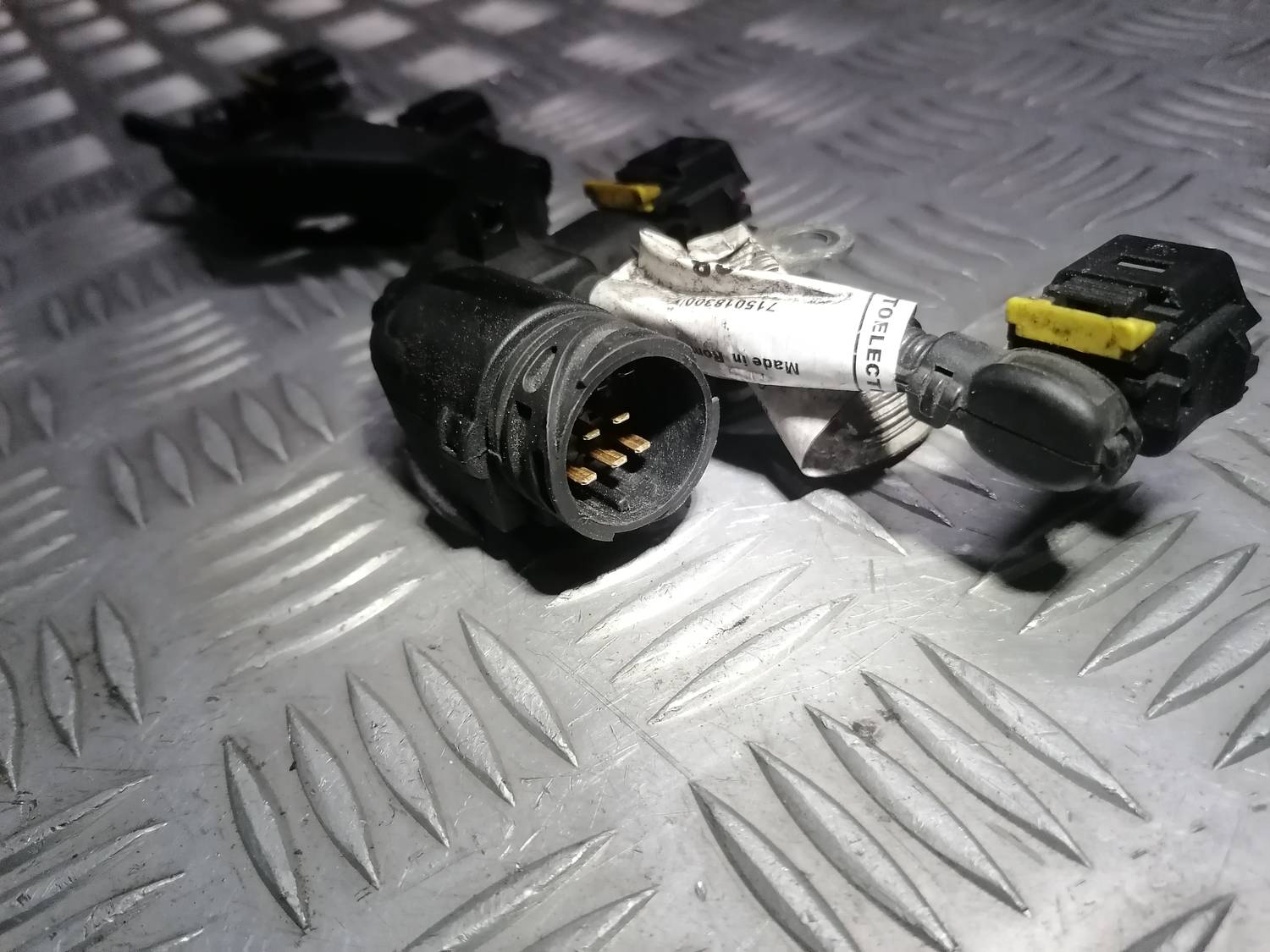 Degvielas smidzinātāju vadi priekš OPEL INSIGNIA SPORTS TOURER 2013 4 Degvielas smidzinātāju vadi priekš OPEL INSIGNIA SPORTS TOURER 2013