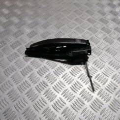 Priekšējāis kreisais durvju rokturis priekš OPEL INSIGNIA SPORTS TOURER 2013