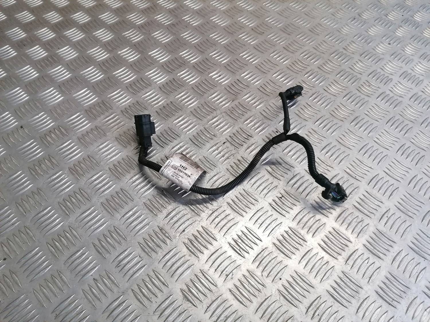 Dzinēja vadi priekš OPEL INSIGNIA SPORTS TOURER 2013 1 Dzinēja vadi priekš OPEL INSIGNIA SPORTS TOURER 2013