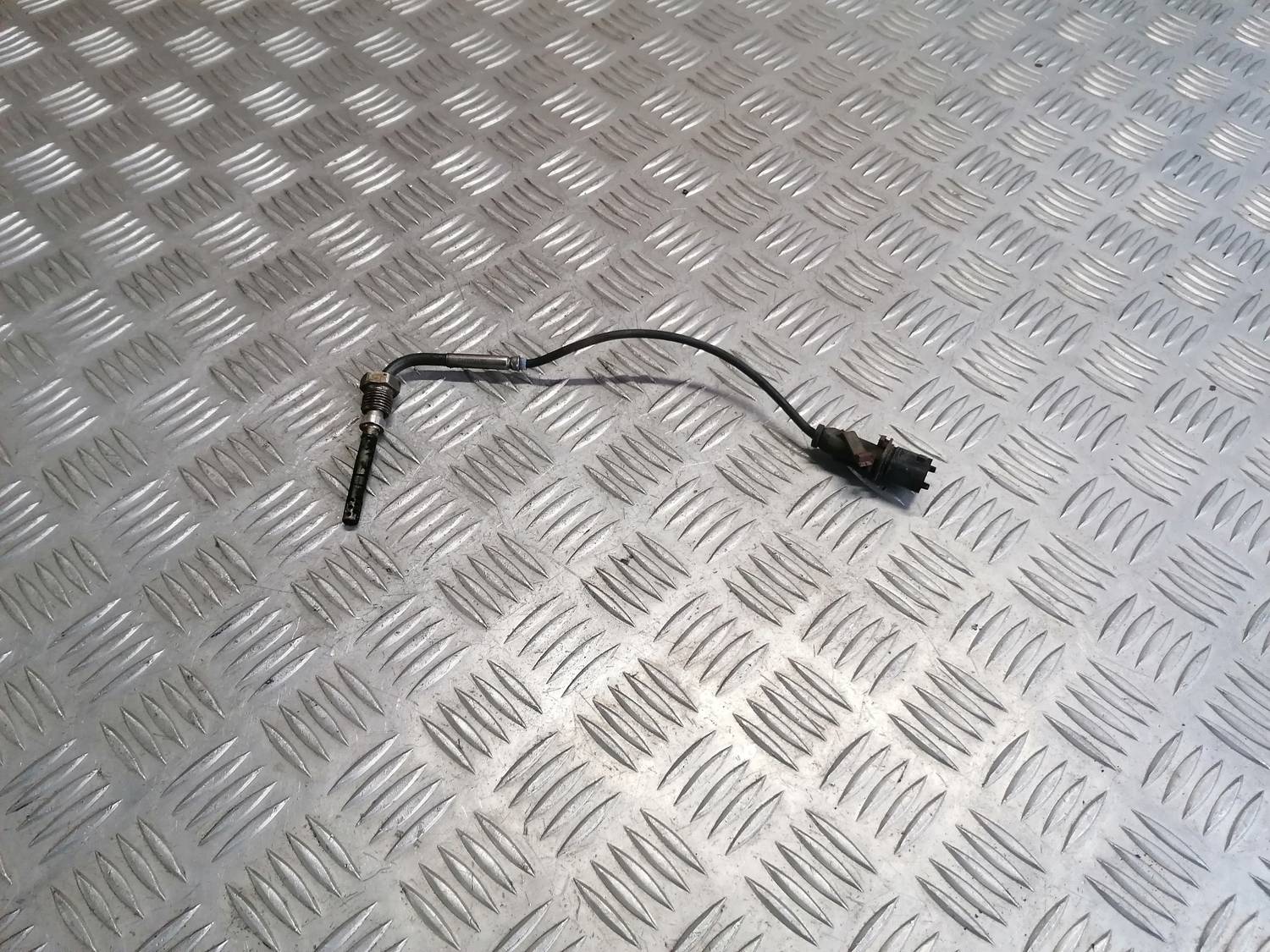 Izplūdes gāzu temperatūras devējs priekš OPEL INSIGNIA SPORTS TOURER 2013 1 Izplūdes gāzu temperatūras devējs priekš OPEL INSIGNIA SPORTS TOURER 2013