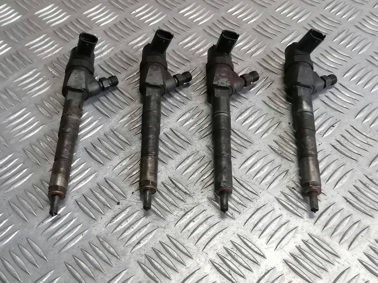 Degvielas smidzinātājs priekš OPEL INSIGNIA SPORTS TOURER 2013 2 Degvielas smidzinātājs priekš OPEL INSIGNIA SPORTS TOURER 2013