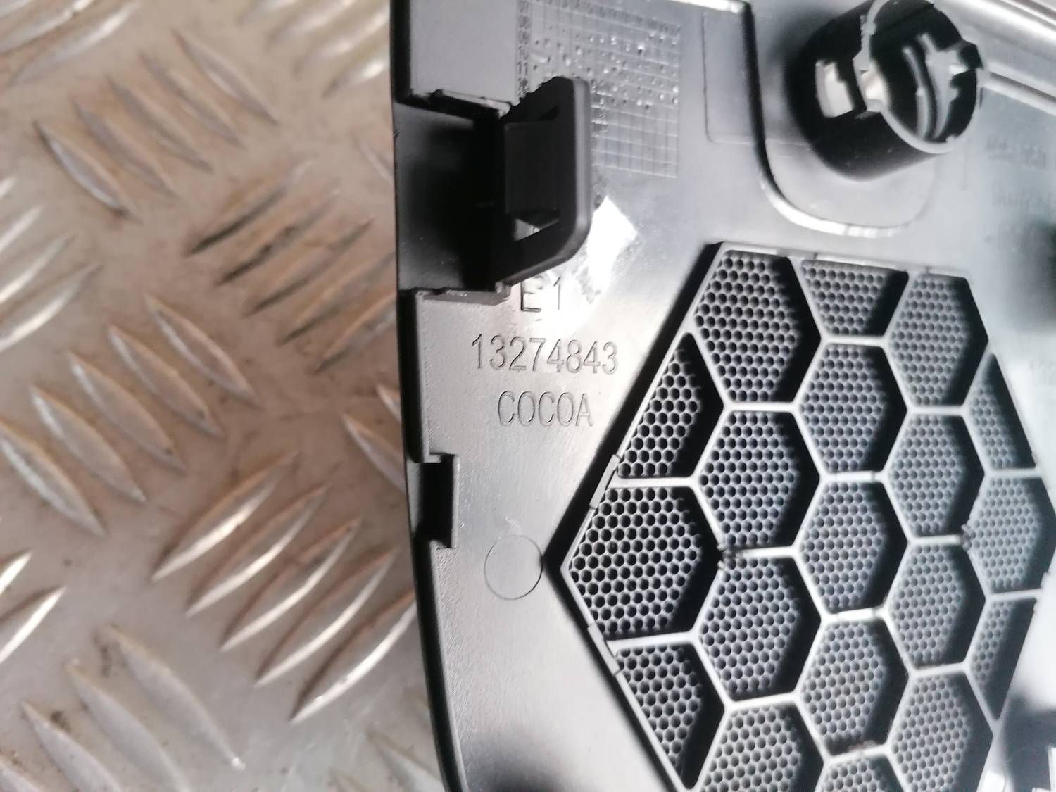 Mērinstrumentu paneļa skaļruņa apdare priekš OPEL INSIGNIA SPORTS TOURER 2013 5 Mērinstrumentu paneļa skaļruņa apdare priekš OPEL INSIGNIA SPORTS TOURER 2013