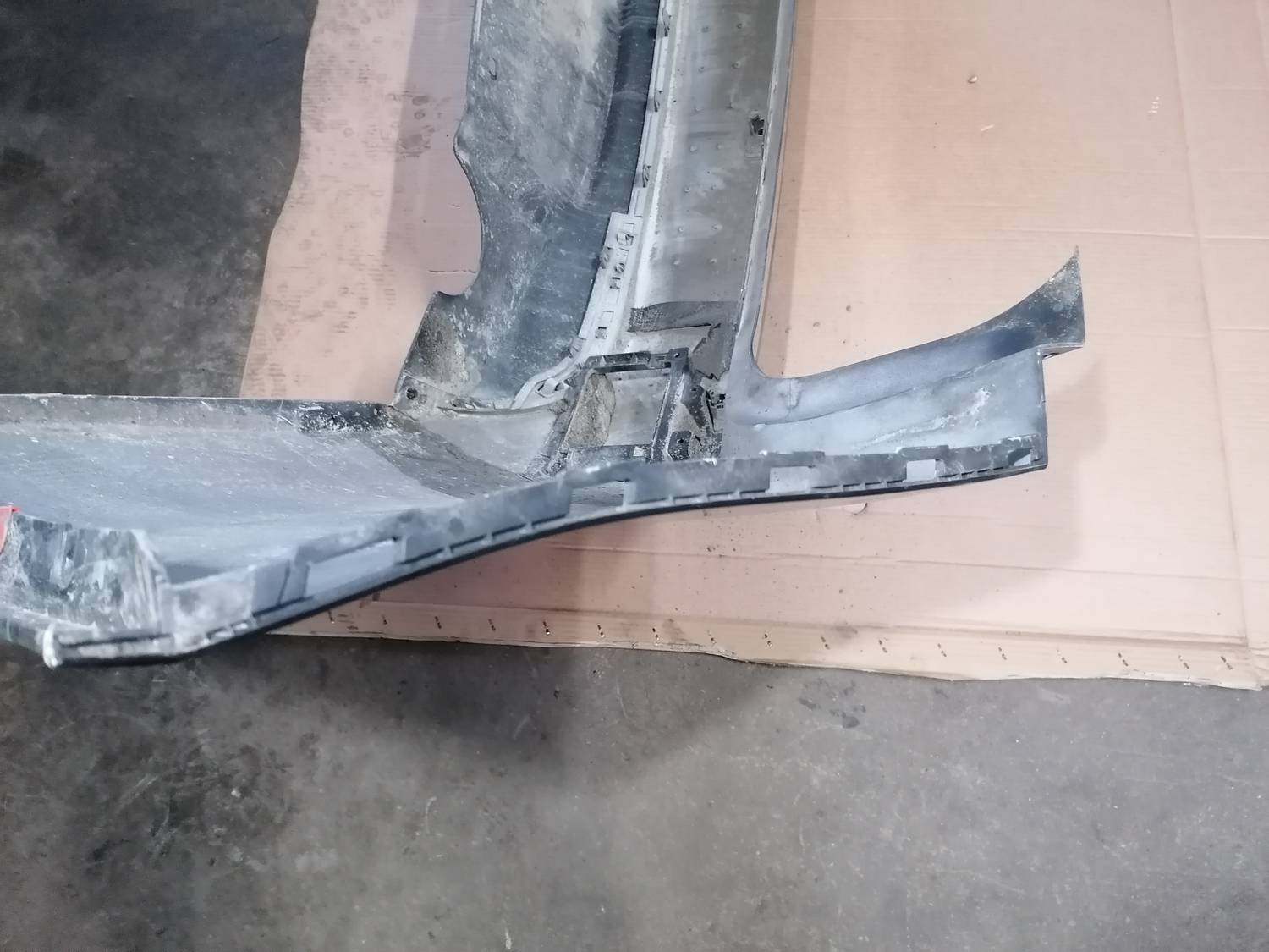 Aizmugures buferis priekš OPEL INSIGNIA SPORTS TOURER 2013 5 Aizmugures buferis priekš OPEL INSIGNIA SPORTS TOURER 2013