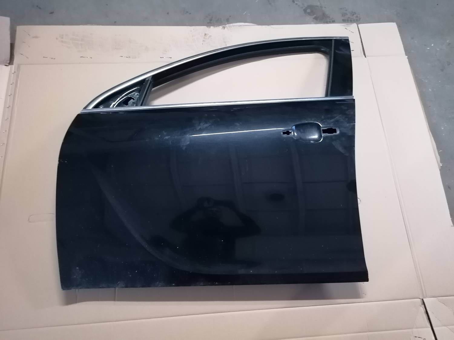 Priekšējās kreisās durvis priekš OPEL INSIGNIA SPORTS TOURER 2013 1 Priekšējās kreisās durvis priekš OPEL INSIGNIA SPORTS TOURER 2013