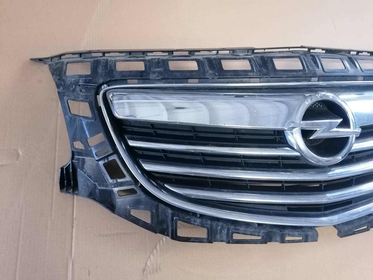 Bufera reste priekš OPEL INSIGNIA SPORTS TOURER 2013 2 Bufera reste priekš OPEL INSIGNIA SPORTS TOURER 2013