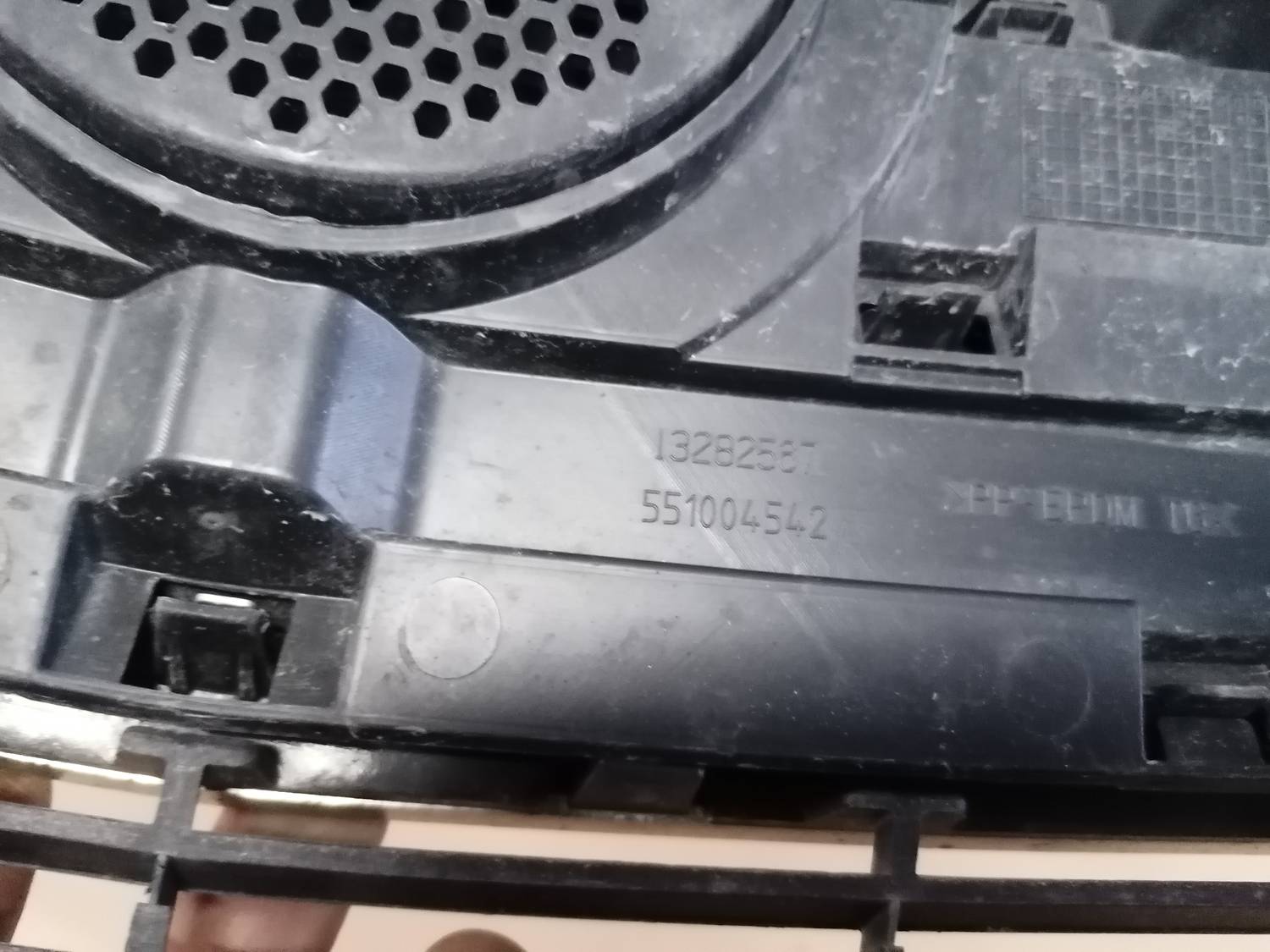 Bufera reste priekš OPEL INSIGNIA SPORTS TOURER 2013 7 Bufera reste priekš OPEL INSIGNIA SPORTS TOURER 2013