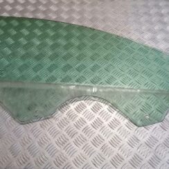 Priekšējo labo durvju stikls priekš OPEL INSIGNIA SPORTS TOURER 2013