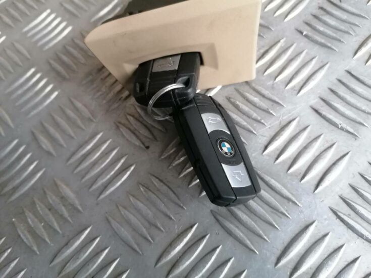 Aizdedzes slēdzene priekš BMW 318D E91 2008 TOURING