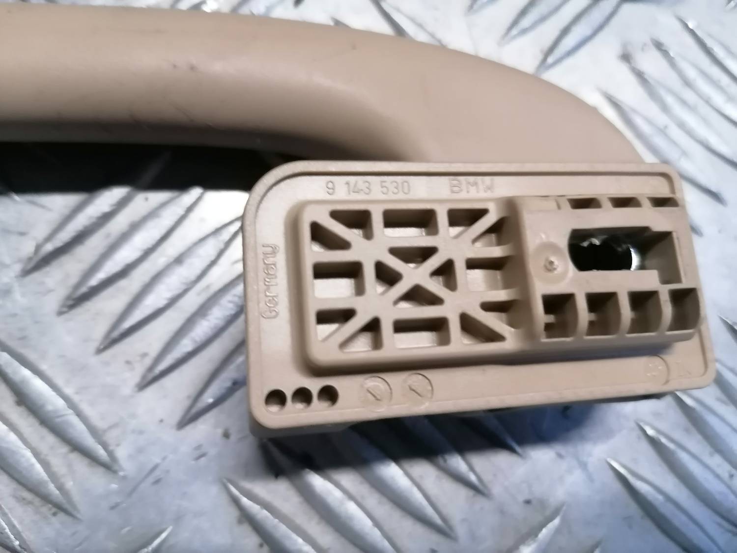 Salona rokturis griestos priekš BMW 318D E91 2008 TOURING 3 Salona rokturis griestos priekš BMW 318D E91 2008 TOURING