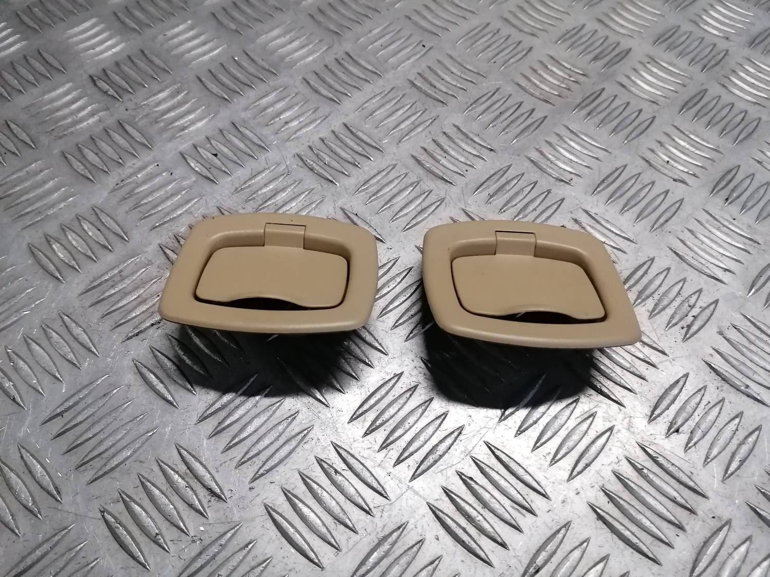 Griestu uzlika priekš BMW 318D E91 2008 TOURING 2 Griestu uzlika priekš BMW 318D E91 2008 TOURING