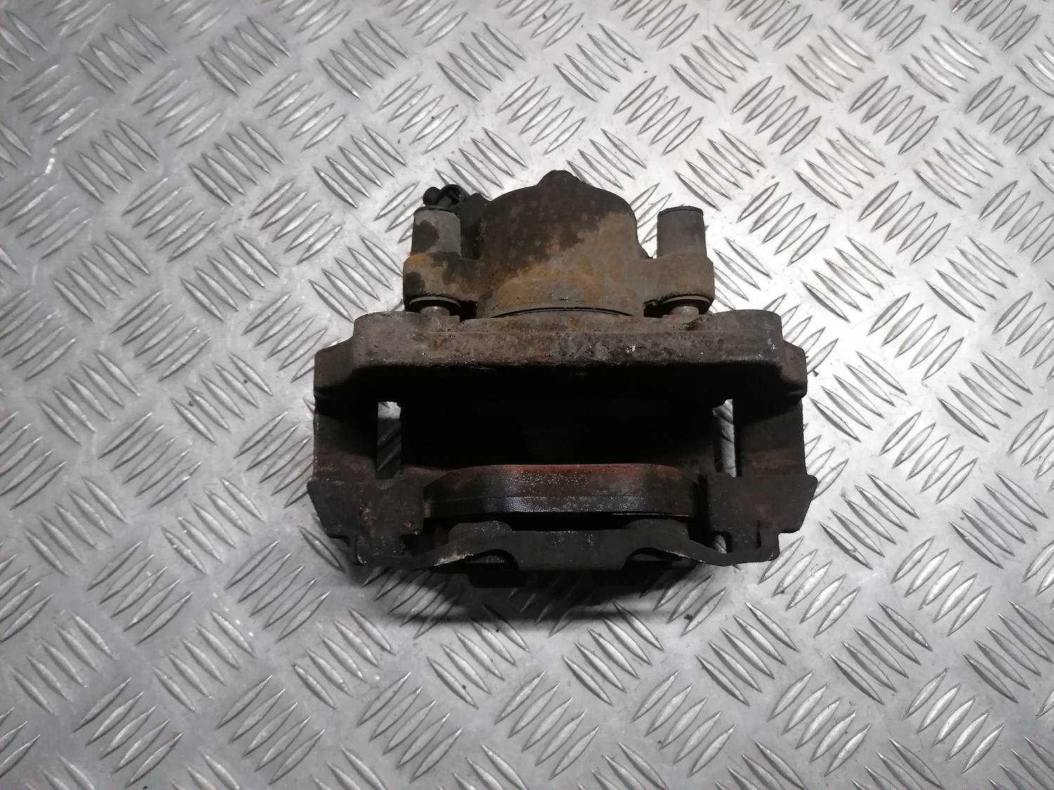 Priekšējais labais suports priekš BMW 318D E91 2008 TOURING 4 Priekšējais labais suports priekš BMW 318D E91 2008 TOURING