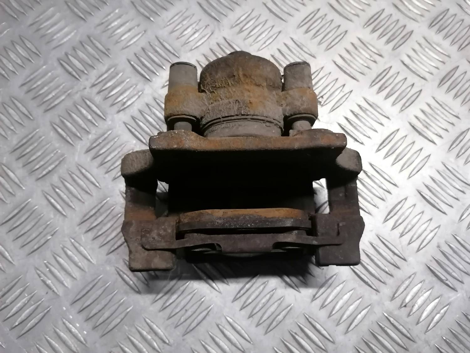 Aizmugurējais labais suports priekš BMW 318D E91 2008 TOURING 4 Aizmugurējais labais suports priekš BMW 318D E91 2008 TOURING