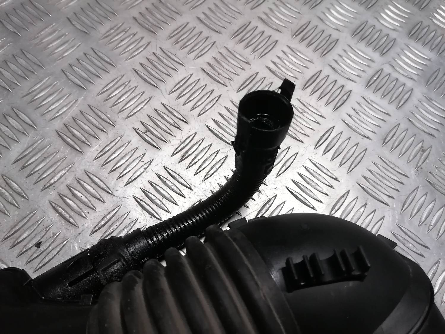 Gaisa filtra korpusa caurule priekš BMW 318D E91 2008 TOURING 3 Gaisa filtra korpusa caurule priekš BMW 318D E91 2008 TOURING