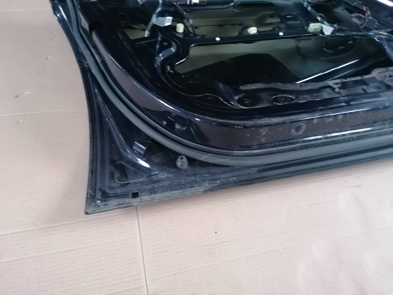 Priekšējās kreisās durvis priekš BMW 318D E91 2008 TOURING 6 Priekšējās kreisās durvis priekš BMW 318D E91 2008 TOURING