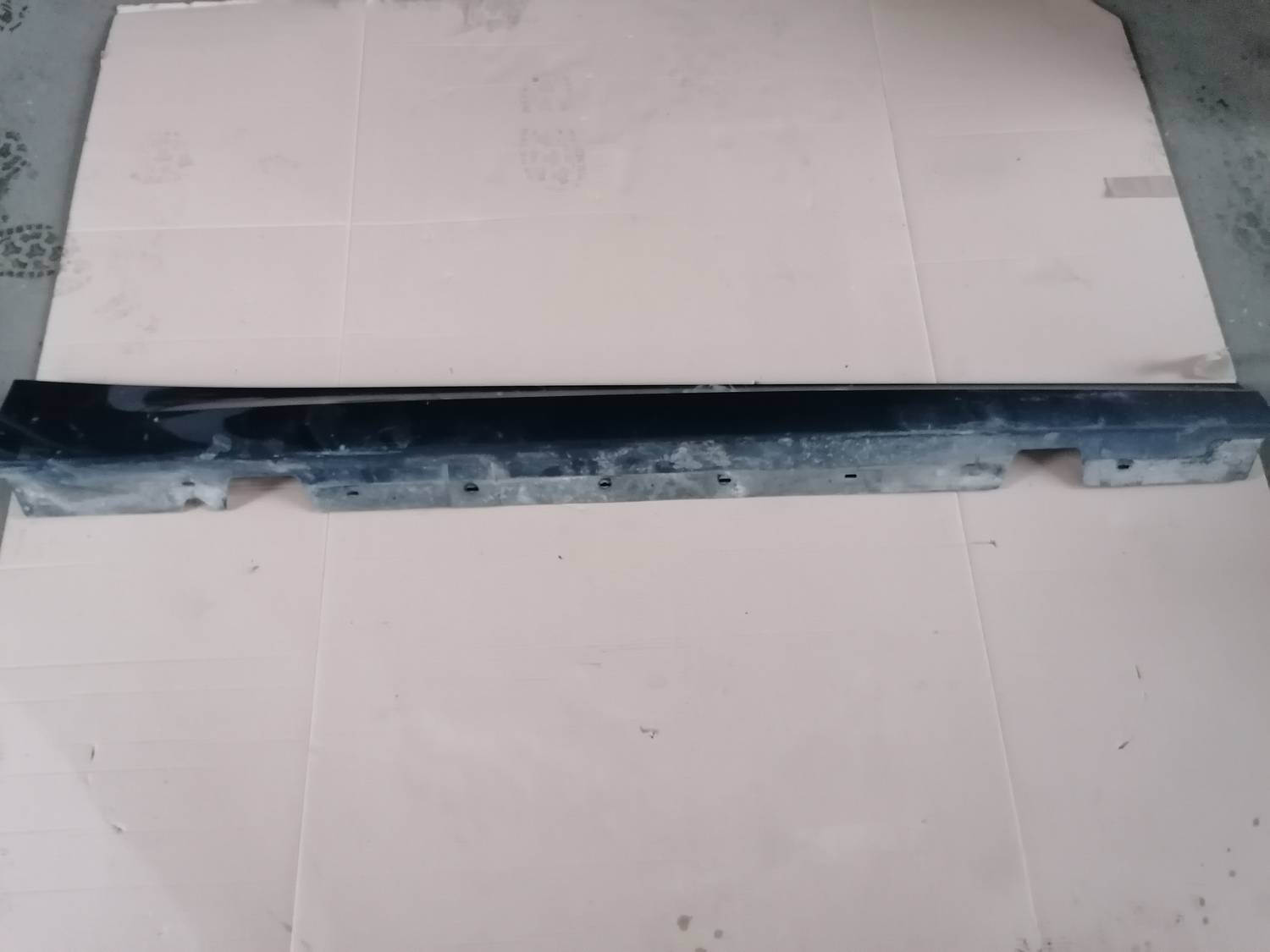 Ārēja sliekšņa laba uzlika priekš BMW 318D E91 2008 TOURING 1 Ārēja sliekšņa laba uzlika priekš BMW 318D E91 2008 TOURING